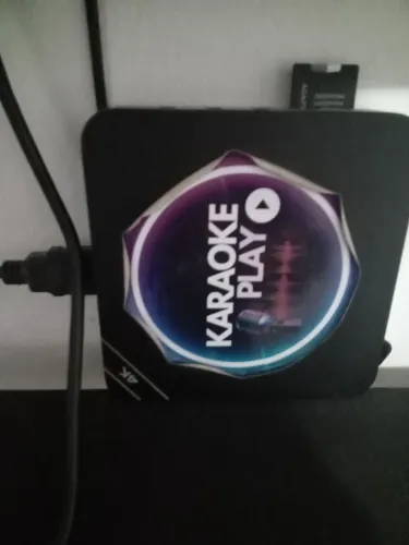 Karaokê box 1.000 músicas na memória 