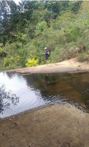 2 casas prontas, mais 3 faltando pouco pra terminar a 100m da cachoeira da Vó TUTI