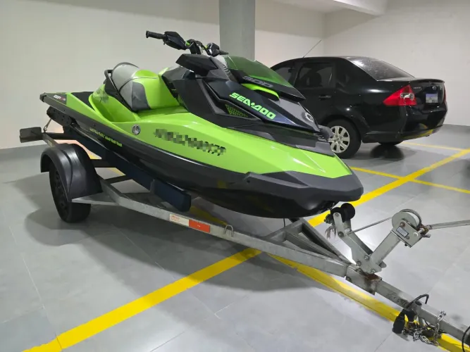 Jet Ski SeaDoo RXP- X rs