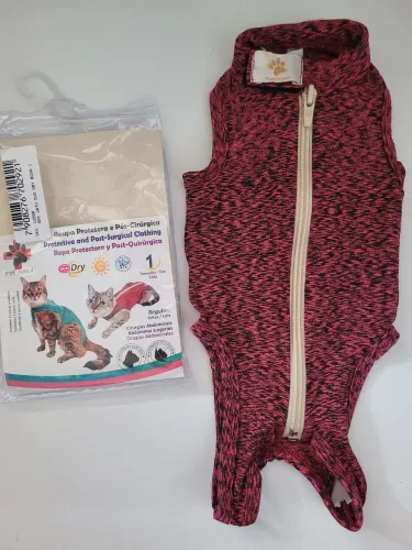 Roupa pós cirúrgica para gatos