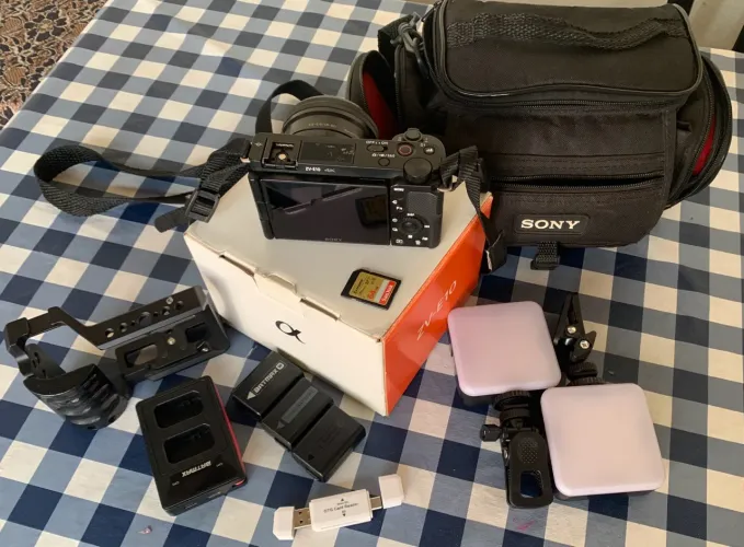 Câmera Sony ZV-E10 - excelente oportunidade
