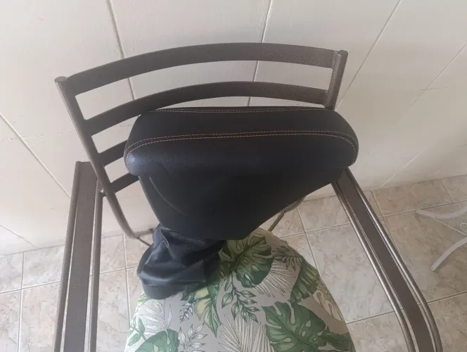 Descanso de braço compatível com linha Fiat.