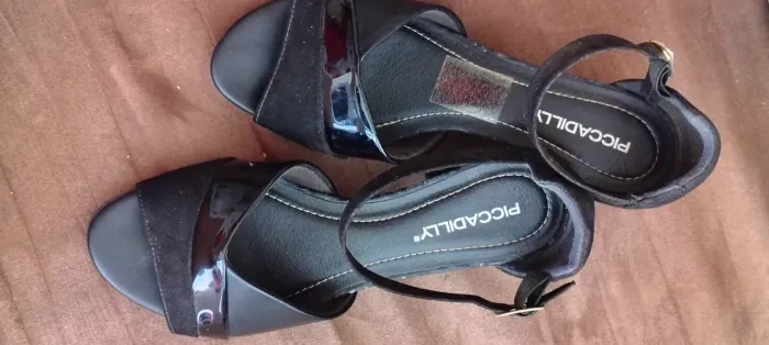 Sapatos e Sandálias 