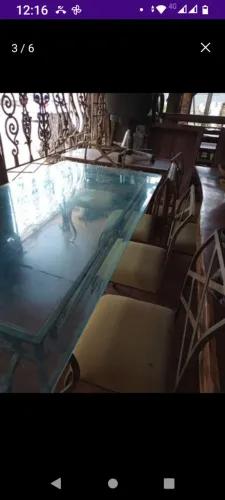 MESA DE JANTAR COM TAMPO DE VIDRO BIZOTADO E 6 CADEIRAS
