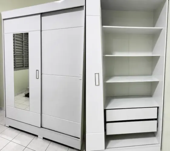 Guarda-Roupa Casal Branco 2 Portas de Correr com Espelho e Gavetas