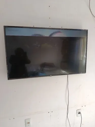 Tv 50 Polegadas funciona meia tela