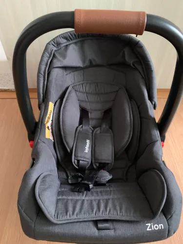 Bebê conforto Zion Infanti