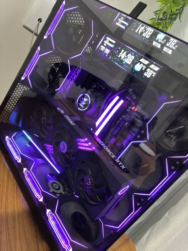PC GAMER Ryzen 7 9800x3d + RTX 5070 MSI Gaming TRIO OC + 32GB RAM DDR5 6000mhz