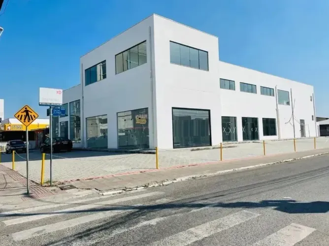 Excelente Oportunidade de Aluguel - Sala Comercial no Centro de Palhoça!