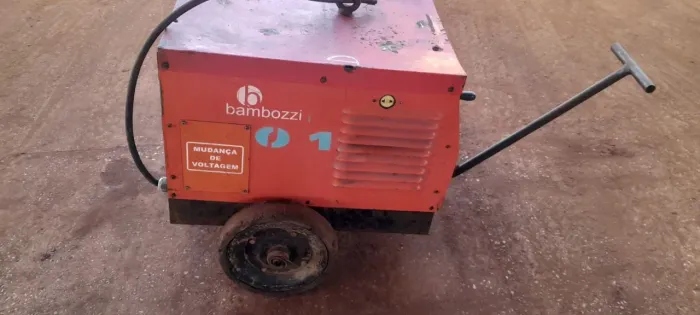 03 MAQUINAS DE SOLDA BAMBOZZI PICOLLA 405 AMP USADAS PRA VENDA