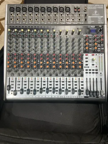 Mesa de som