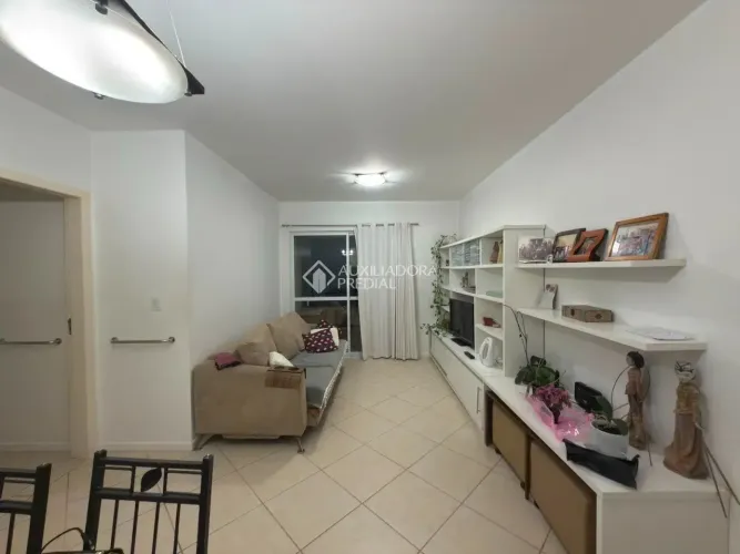 Apartamento com 3 Dormitórios, Suíte e 2 Vagas no Córrego Grande