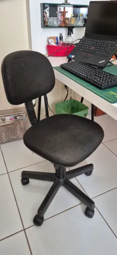 Cadeira giratória escritório ( São duas 2 cadeiras)