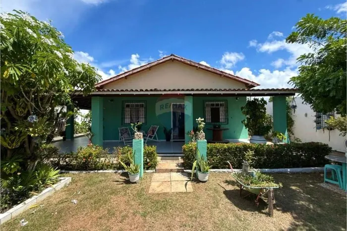 Casa 3/4 com Suíte em Lauro de Freitas | Espaço para Piscina e Cercada pela Natureza