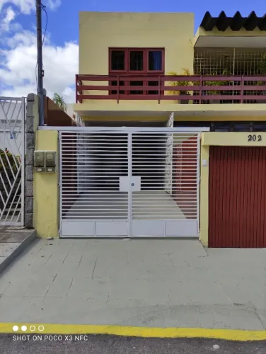 ALUGA CASA P/ COMÉRCIO-R. Laudelino Rocha, 202-B.Maurício Nassau-Caruaru-PE-Cep:55014340