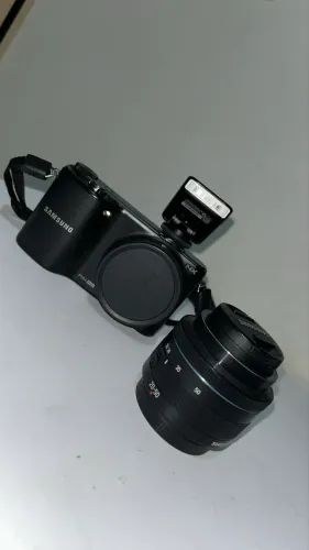 Câmera Samsung NX2000