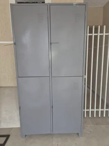 Armario de aço 4 portas
