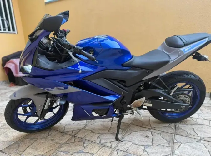 Vendo R3 321 cilindradas quitada