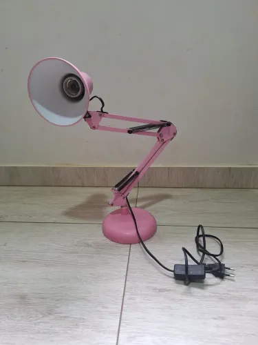 Candeeiro de Secretária Articulado Rosa (Estilo Pixar)