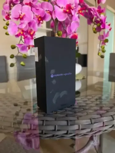 Motorola Signature 5G - 512GB 24GB (12GB RAM + 12GB RAM Boost)