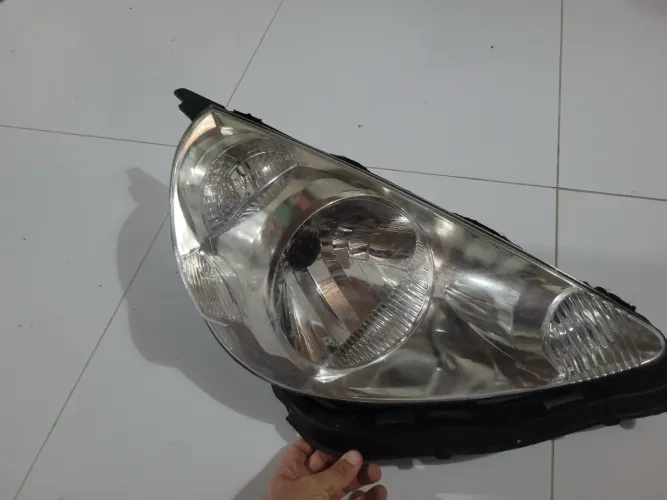 Farol Honda Fit até 2008