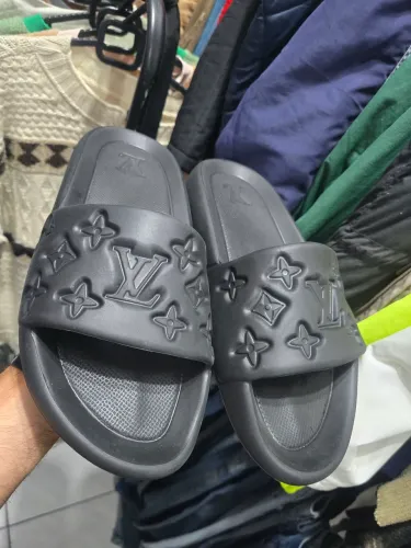 Chinelo estiloso 