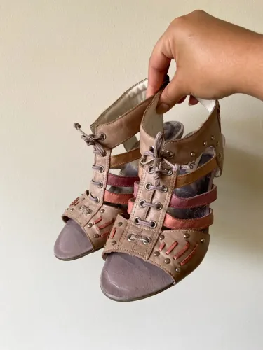 Sandália gladiadora de couro - Dakota