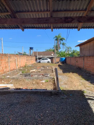 Vendo terreno no bairro Paranaguamirim medindo 7,80m de frente x 34m de comprimento.