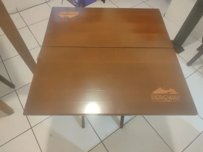 Mesa e cadeiras dobrável 