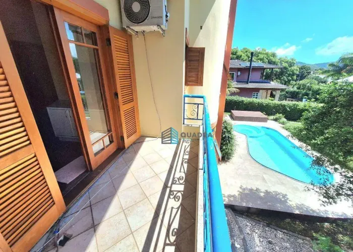 Casa à Venda em Condomínio Fechado no Porto da Lagoa/Lagoa da Conceição, Florianópolis !!