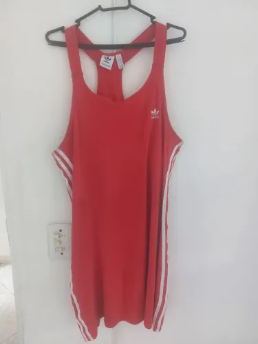 Vestido Adidas vermelho original.