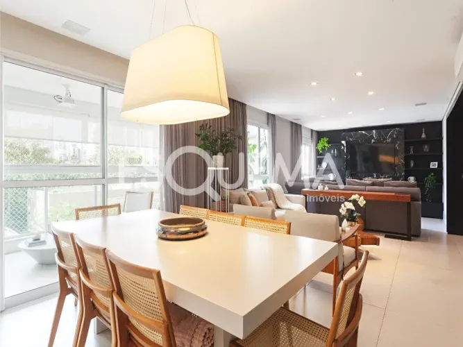 Apartamento em condomínio clube na Vila Olímpia