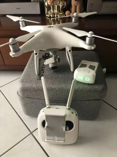 DRONE PHANTOM 4.   vendo ou Troco 