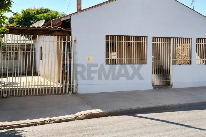 CASA Á VENDA EM ANDRADINA