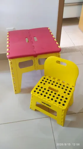 Conjunto cadeira e mesa infantil dobrável