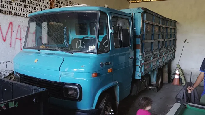 Caminhão Mercedinha 708 