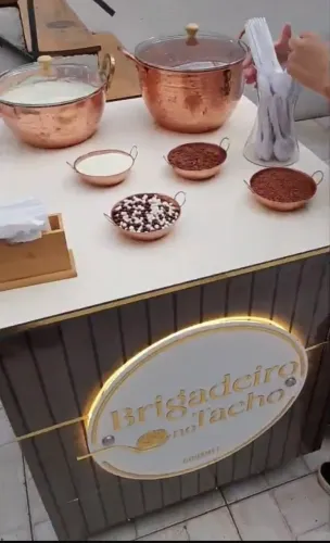 Carrinho para evento completo - perfeito estado