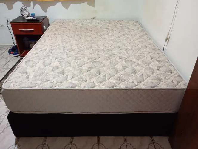 Colchão Ortopédico seninovo e Box, casal D-32