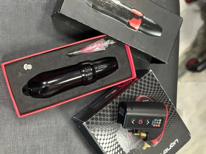 Máquina de tatuagem xion fk irons mais bateria