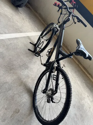Vende-se uma bicicleta Caloi