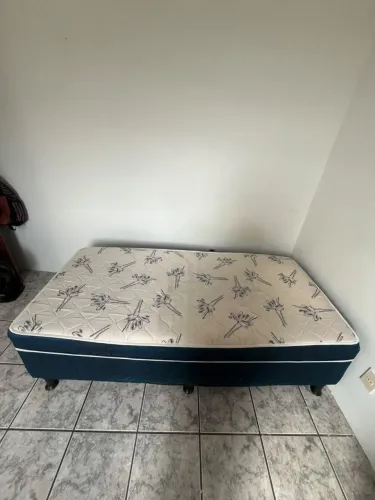 Cama box solteiro usada