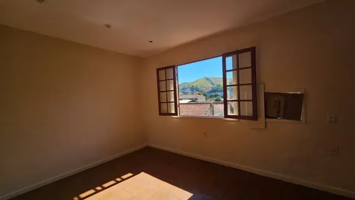Apartamento para locação, com 70m², com 2 quartos no Centro de Barra do Piraí - RJ