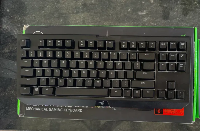 Teclado BlackWidow Tournament Chroma 