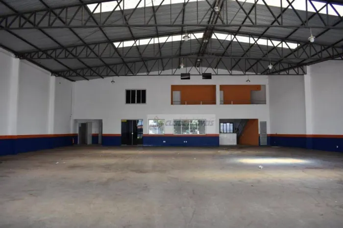 Barracão comercial 1.000,00m², Av. Miguel Sutil, R$4.500.000,00 Bairro: Poção, Cuiabá-MT