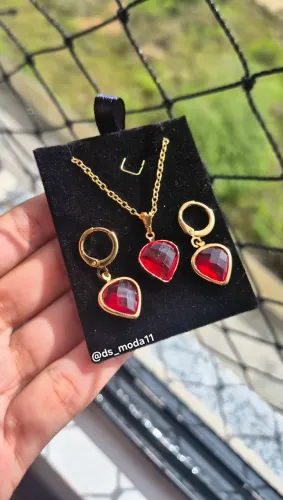 Conjunto Colar e Brincos Argolinha Coração Vermelho dia das mães
