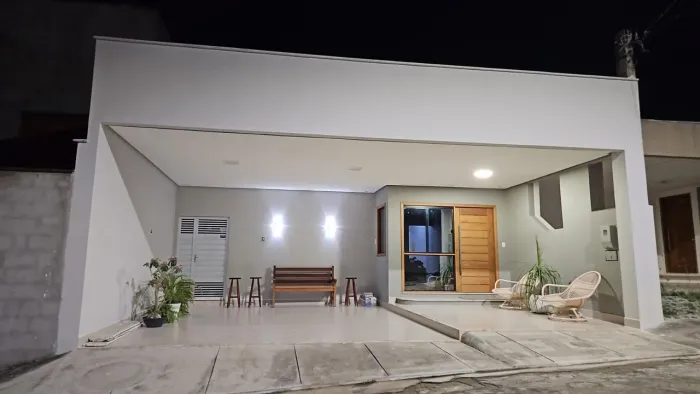Vendo casa reformada de 3/4 sendo uma suíte no sim 