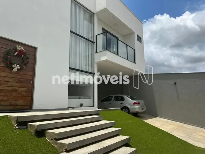 Casa Duplex sofisticada e confortável no bairro Vila Maria Regina, Juatuba/MG.