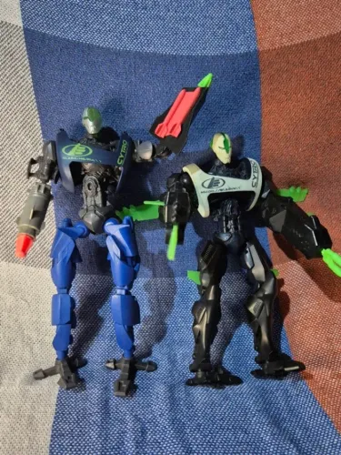 Bonecos Max Steel