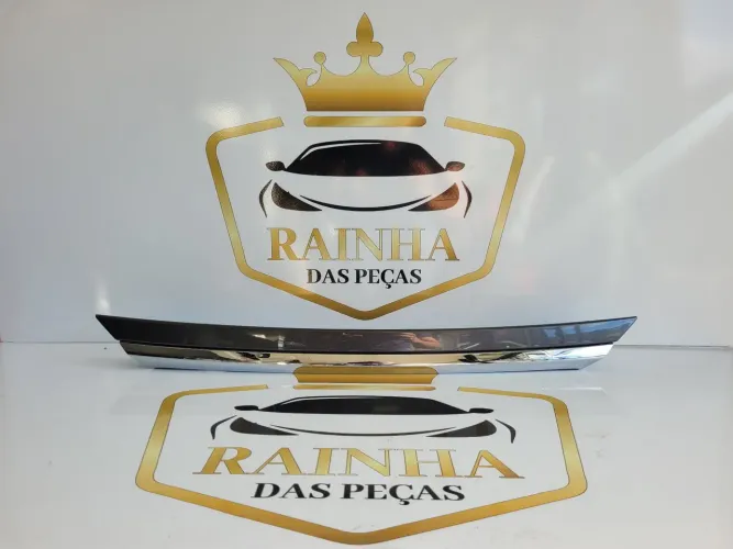Friso Cromado Tampa Traseira Corolla 2017 até 2019 C/ Furo Câmera - USADO ORIGINAL <br>