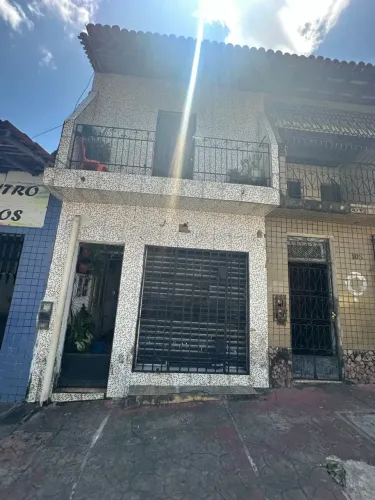 Casa à venda no centro com ponto comercial